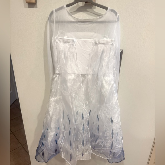 Disney Elsa Costume - Picture 2 of 2